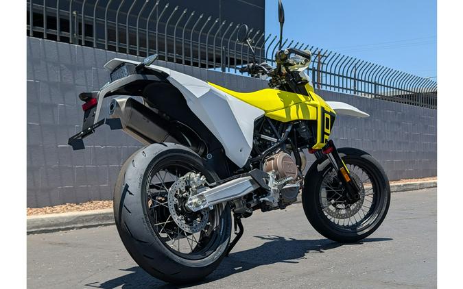 2026 701 Supermoto - Husqvarna Motorcycles