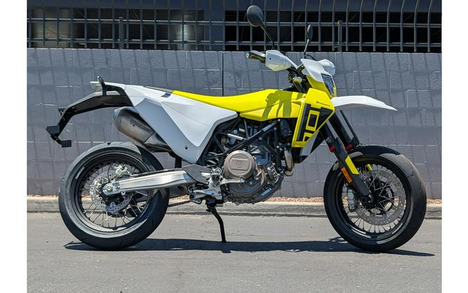 2026 701 Supermoto - Husqvarna Motorcycles