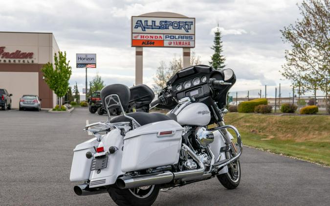 2016 Harley-Davidson Street Glide® Base