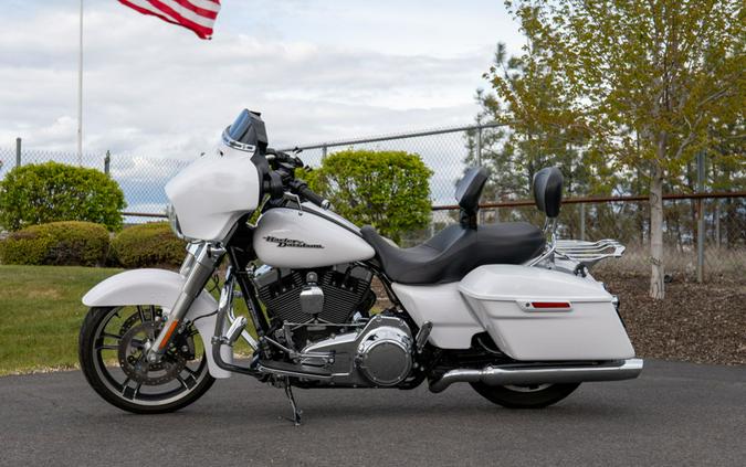 2016 Harley-Davidson Street Glide® Base