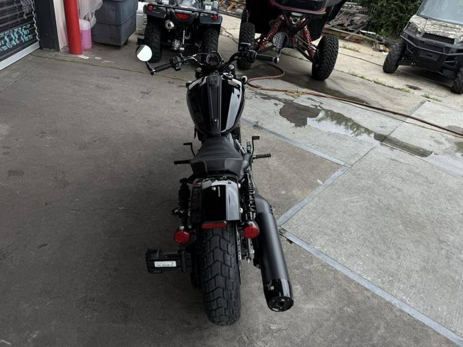 2025 Indian Motorcycle® Scout® Bobber Limited Black Metallic