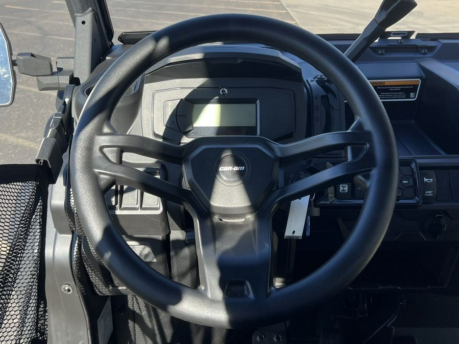 2025 Can-Am® Defender MAX XT HD9