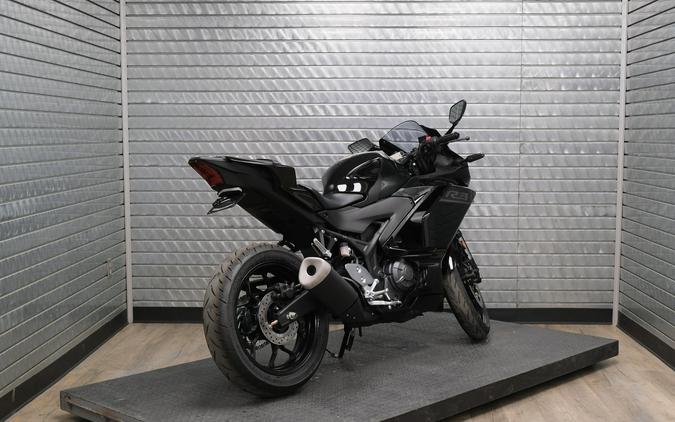 2026 YAMAHA YZFR3 ABS