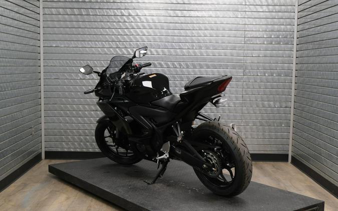 2026 YAMAHA YZFR3 ABS
