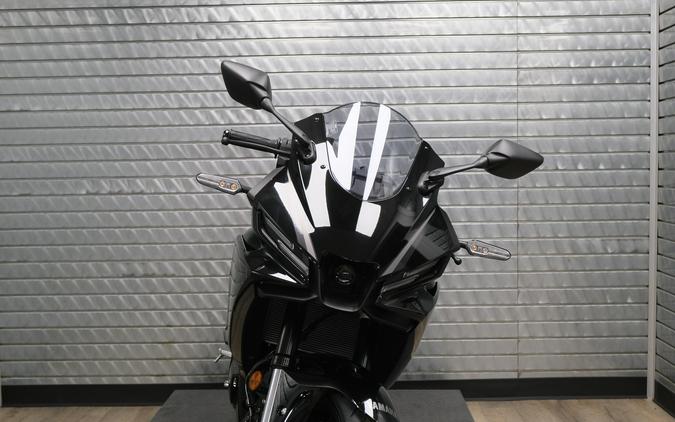 2026 YAMAHA YZFR3 ABS