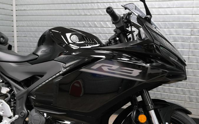2026 YAMAHA YZFR3 ABS