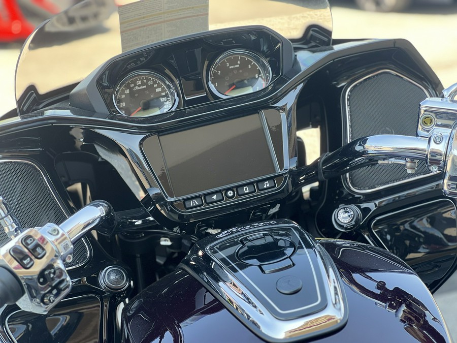 2026 Indian Motorcycle Challenger® Limited 112 with PowerBand Audio Package