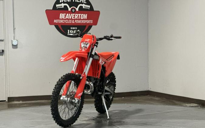 2027 BETA Xtrainer 300