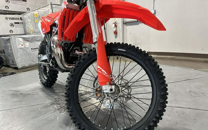 2027 BETA Xtrainer 300
