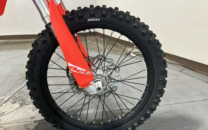 2027 BETA Xtrainer 300