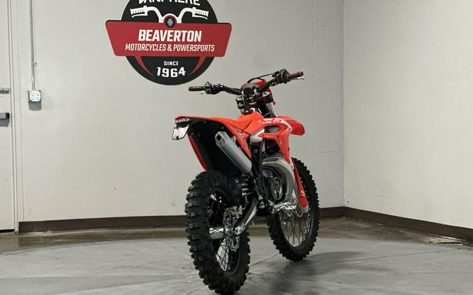 2027 BETA Xtrainer 300