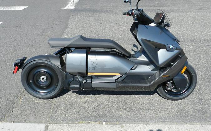 2023 BMW CE 04 Review [Urban Electric Commuter Scooter]