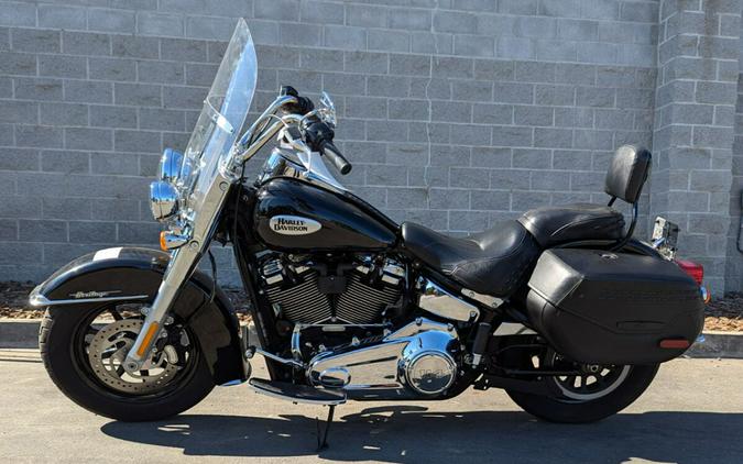 Harley-Davidson Heritage Classic 114 2022 FLHCS 062967A BLACK W/ PINSTRIPE