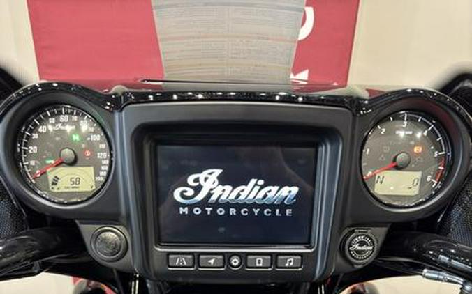 2024 Indian Motorcycle® Roadmaster® Dark Horse® w/Powerband Audio Package Black Smoke