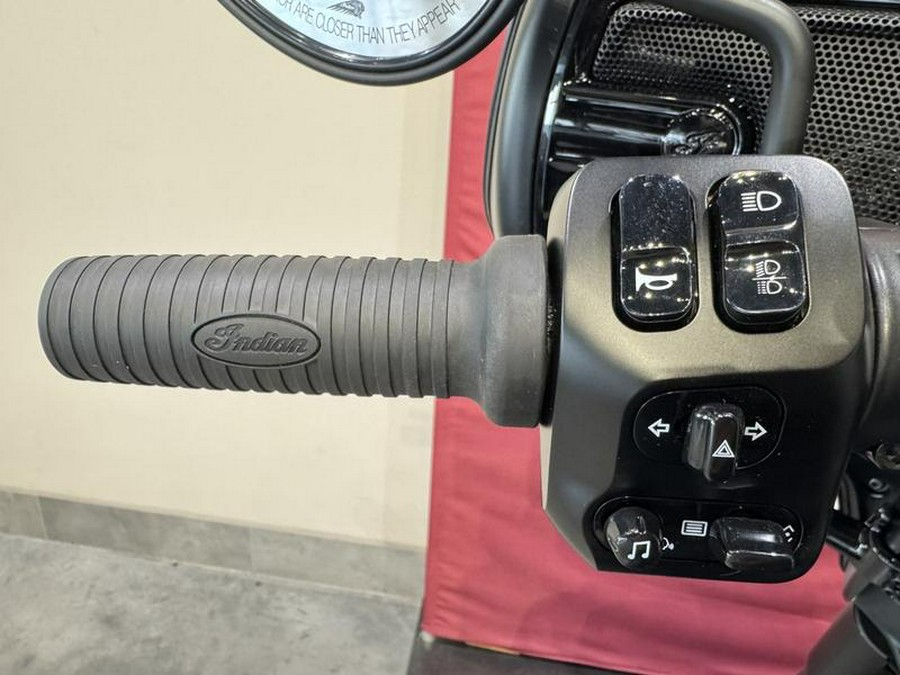 2024 Indian Motorcycle® Roadmaster® Dark Horse® w/Powerband Audio Package Black Smoke