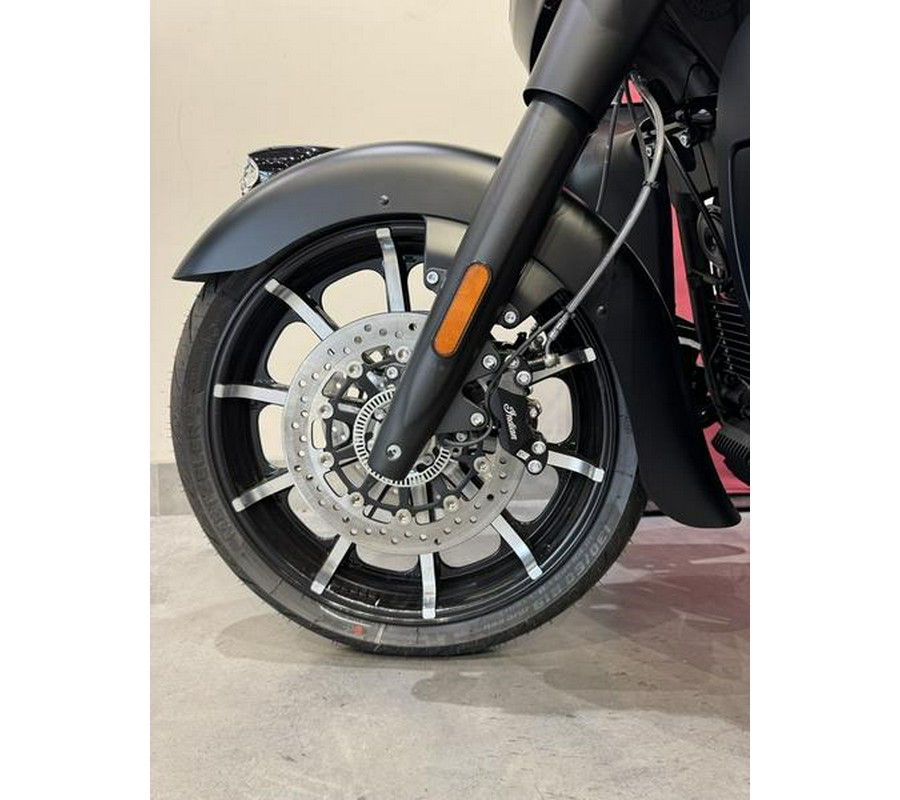 2024 Indian Motorcycle® Roadmaster® Dark Horse® w/Powerband Audio Package Black Smoke