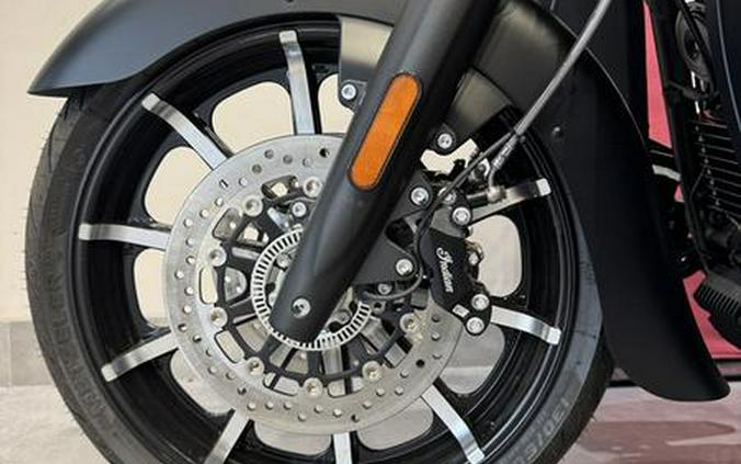 2024 Indian Motorcycle® Roadmaster® Dark Horse® w/Powerband Audio Package Black Smoke