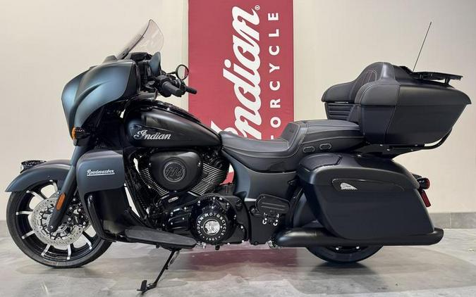 2024 Indian Motorcycle® Roadmaster® Dark Horse® w/Powerband Audio Package Black Smoke
