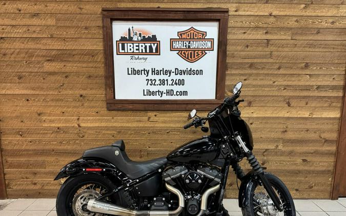 2020 Harley-Davidson® Street Bob® Vivid Black FXBB