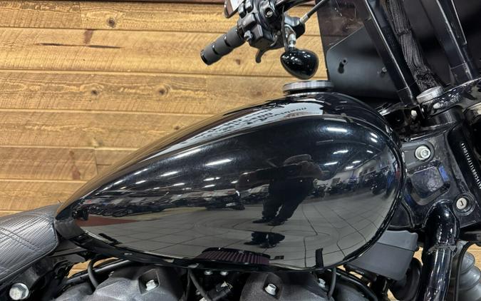 2020 Harley-Davidson® Street Bob® Vivid Black FXBB