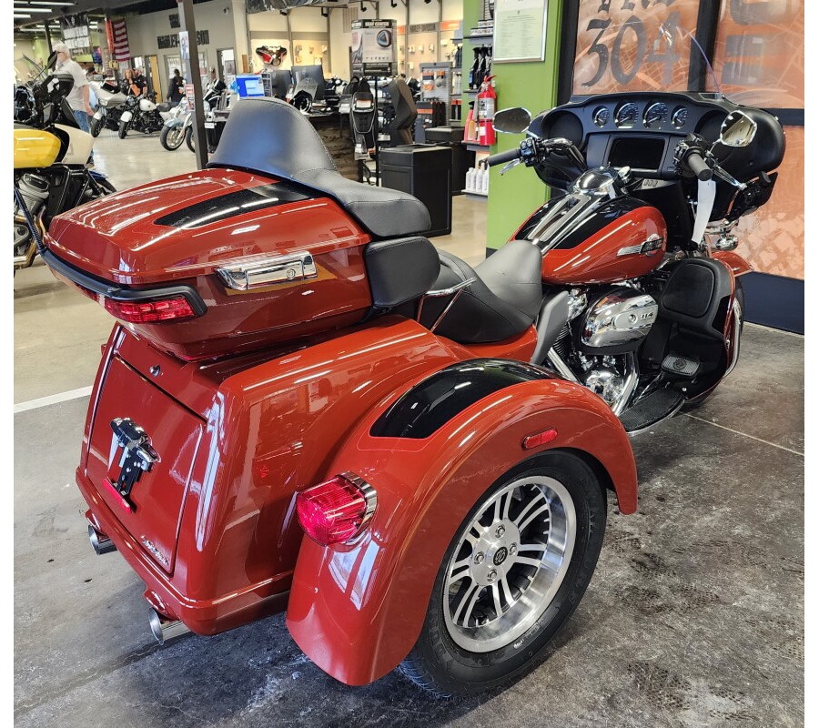 2024 Harley-Davidson Tri Glide Ultra FLHTCUTG RED ROCK/BLACK W/ PINST