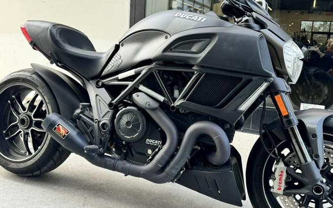2017 Ducati Diavel Carbon Asphalt Grey and Matt Carbon
