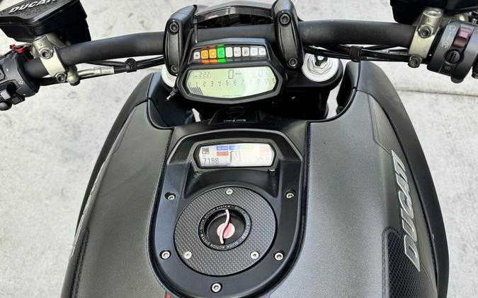 2017 Ducati Diavel Carbon Asphalt Grey and Matt Carbon