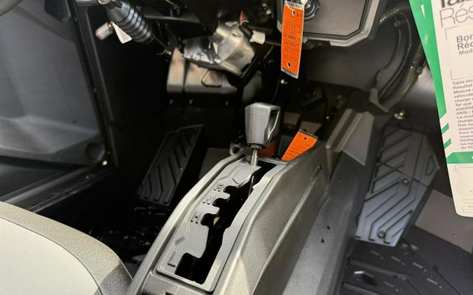 2027 Can-Am Commander XT-P