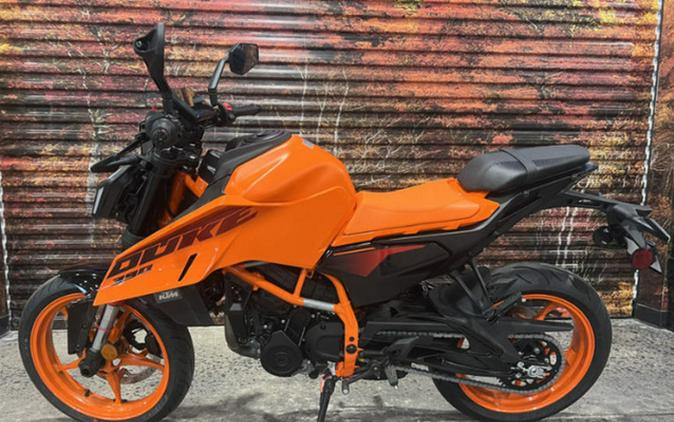 2024 KTM 390 DUKE, Orange - B.D.