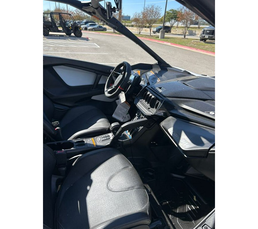 2025 Can-Am Maverick R MAX Base