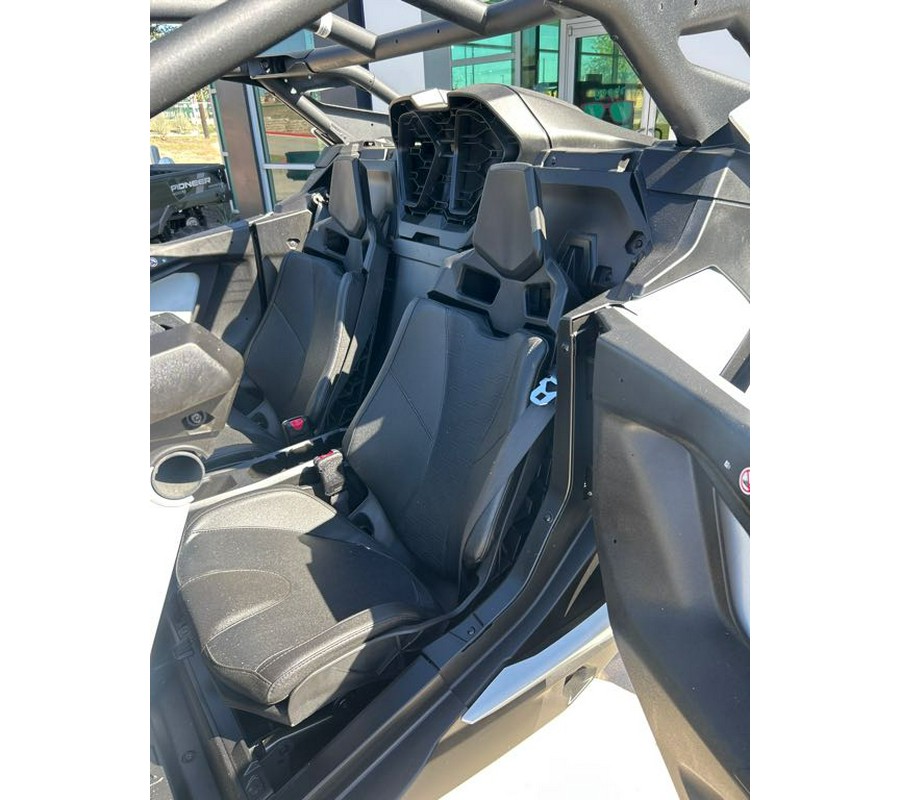 2025 Can-Am Maverick R MAX Base