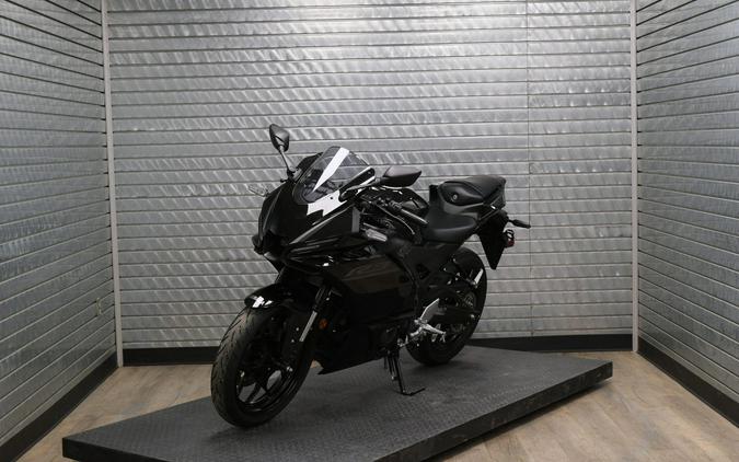 2026 YAMAHA YZFR3 ABS