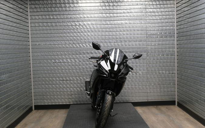 2026 YAMAHA YZFR3 ABS