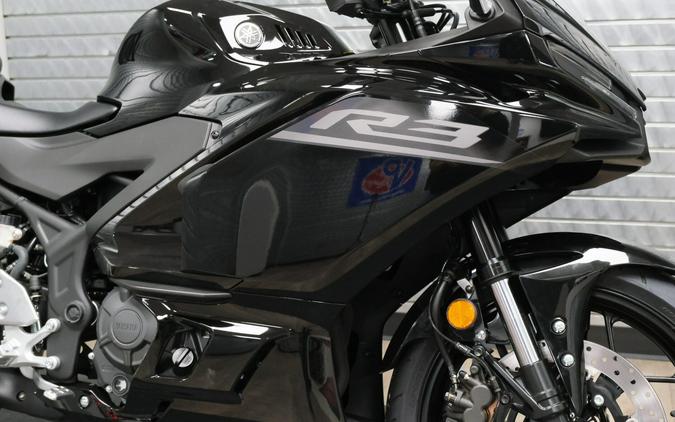 2026 YAMAHA YZFR3 ABS
