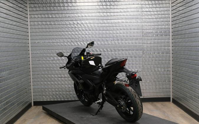 2026 YAMAHA YZFR3 ABS
