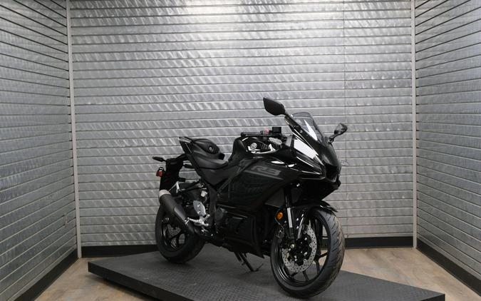 2026 YAMAHA YZFR3 ABS