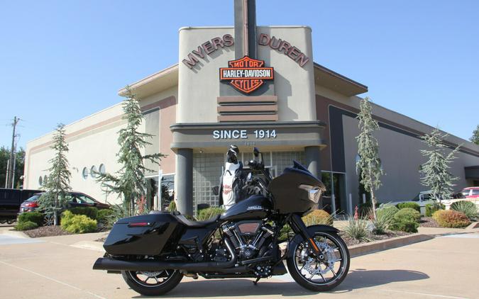 2025 Harley-Davidson Road Glide Vivid Black - Black Finish