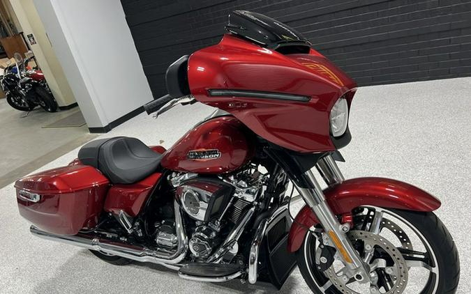 2025 Harley-Davidson FLHX - Street Glide
