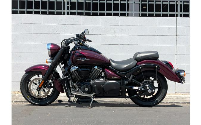 2015 Boulevard C90 B.O.S.S. - Suzuki