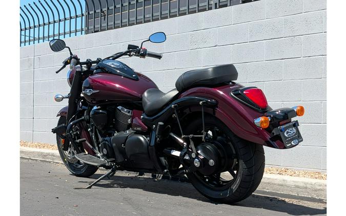 2015 Boulevard C90 B.O.S.S. - Suzuki