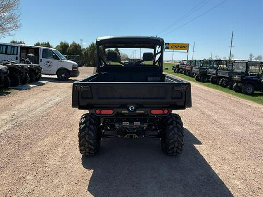 2024 Can-Am Defender Pro XT