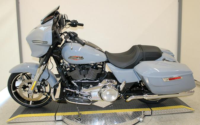2026 Harley-Davidson Street Glide Grand American Touring FLHX