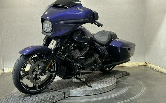 Harley-Davidson® Street Glide® 2026 Purple Abyss Black Trim
