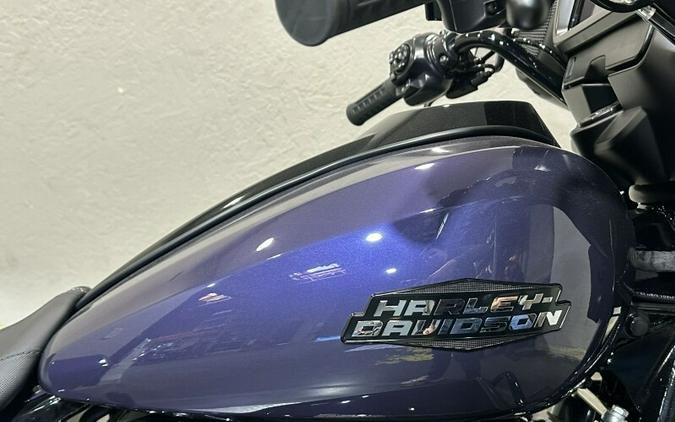 Harley-Davidson® Street Glide® 2026 Purple Abyss Black Trim