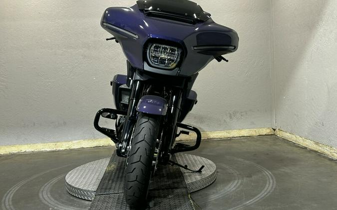 Harley-Davidson® Street Glide® 2026 Purple Abyss Black Trim