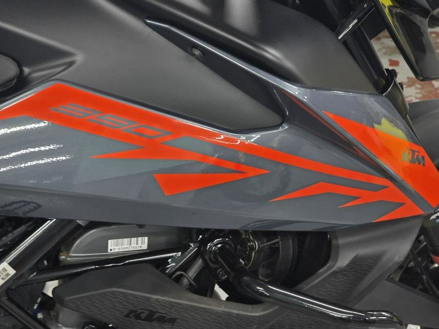 2022 KTM Adventure 390