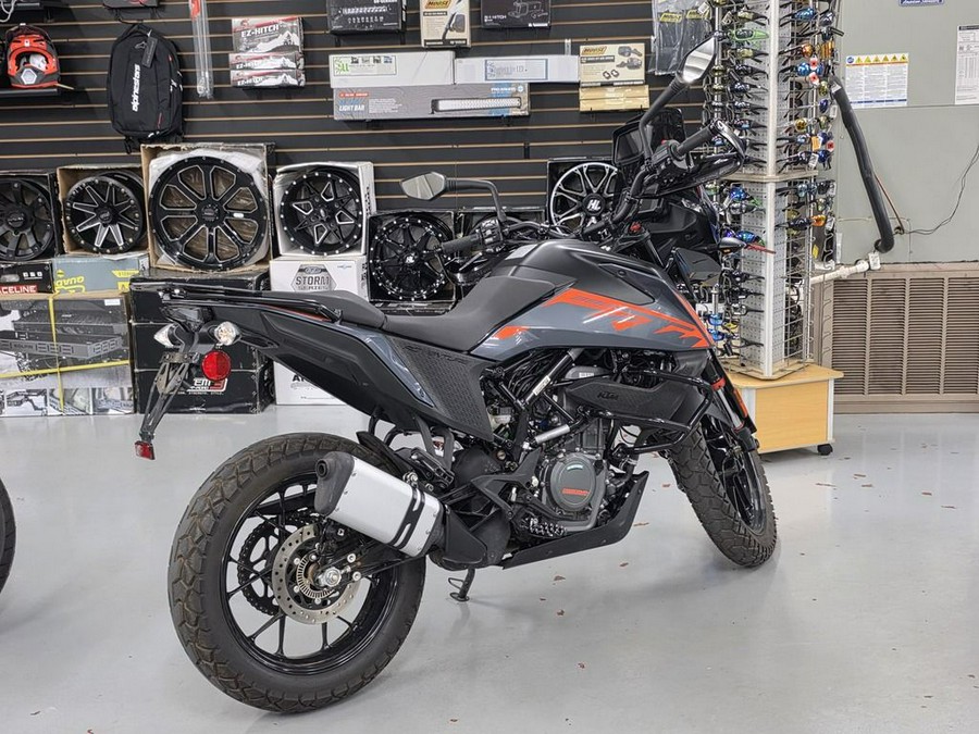 2022 KTM Adventure 390