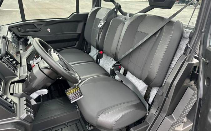 2026 Can-Am® SSV DEF XTCAB 65 HD11 BK HB 26 XT CAB HD11