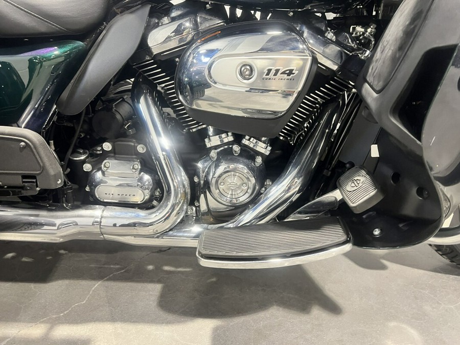 2021 Harley-Davidson® Tri Glide® Ultra Snake Venom FLHTCUTG