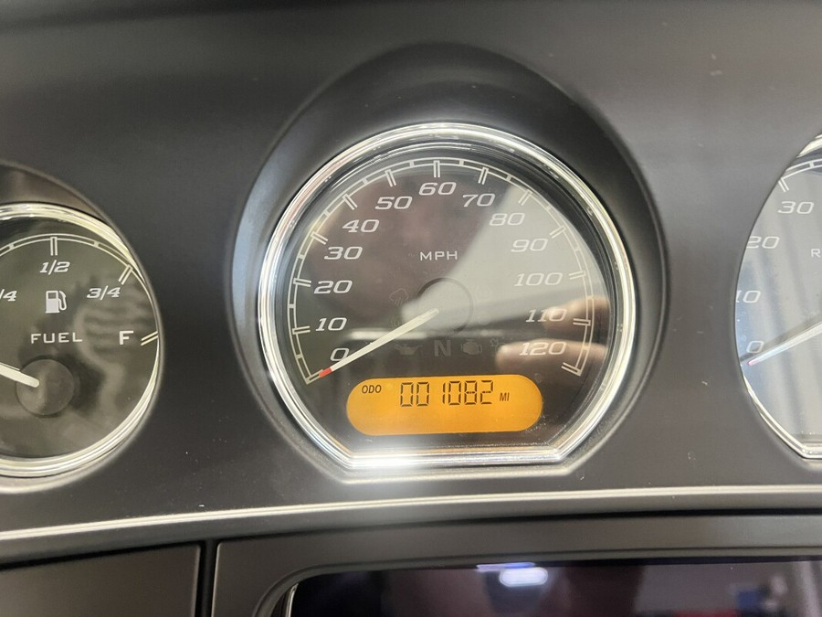 2021 Harley-Davidson® Tri Glide® Ultra Snake Venom FLHTCUTG